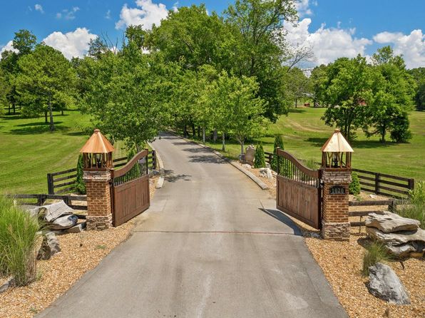 1020 Thomas Rd, Benton, TN 37307