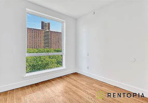 4th image of 810 Flushing Ave #5N