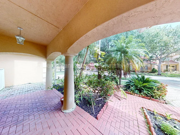 6786 Aliso Ave — Photo 3