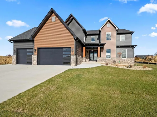 1816 E 59th Ct, Davenport, IA 52807