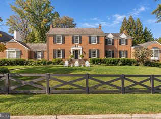 6928 Barrett Ln, Bethesda, MD 20814