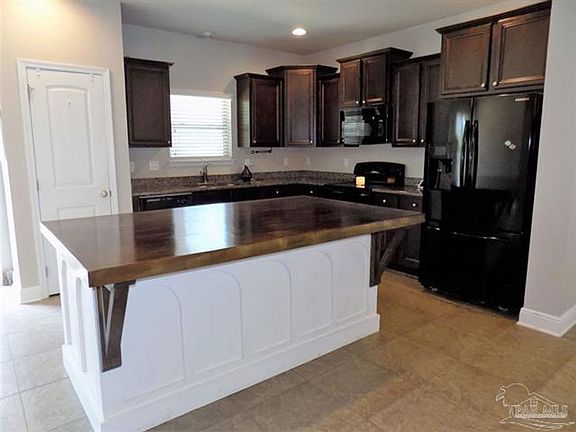 2nd image of 1902 Coast Ct