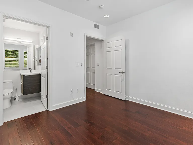 6038 Carlton Way #106 — Photo 19