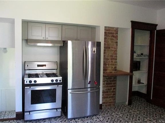 3rd image of 12 Kingston Ave
