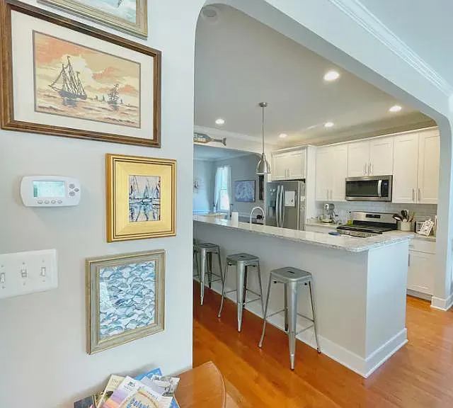 1206 Bancroft Ave — Photo 5