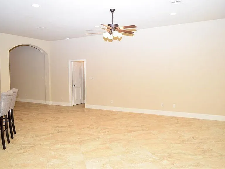 2911 Naples Park Ln — Photo 17