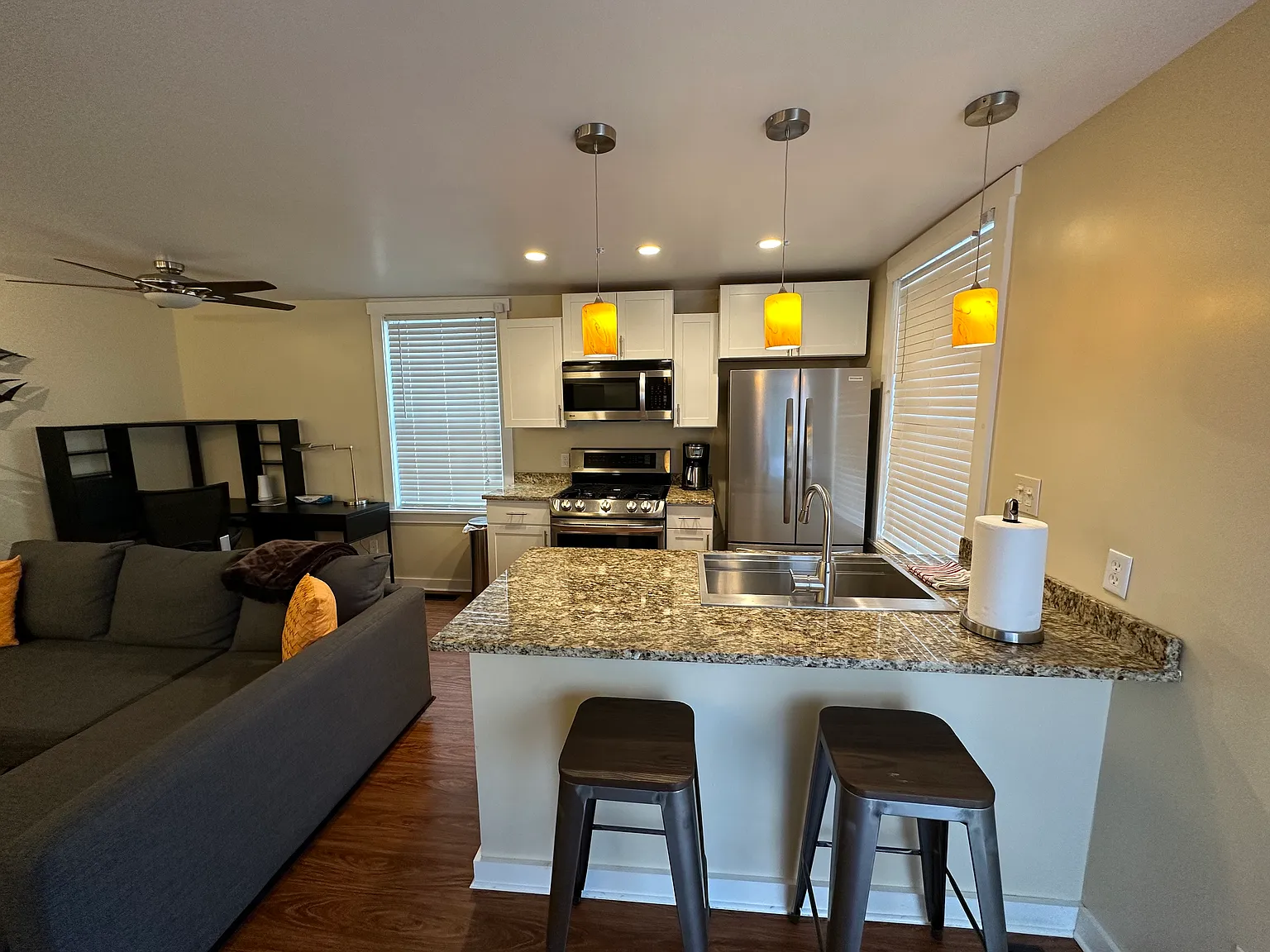 2413 Vine St — Photo 3