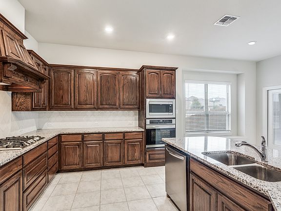 5th image of 10801 Brownwood Pl