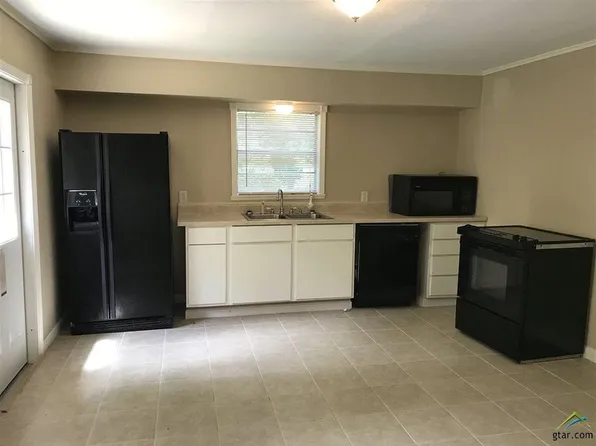 2803 W Shaw St, Tyler, TX 75701