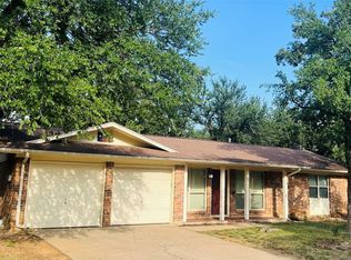 65 Somerset Ter, Bedford, TX 76022