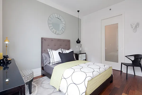 Sold by aptsandlofts.com | media 8