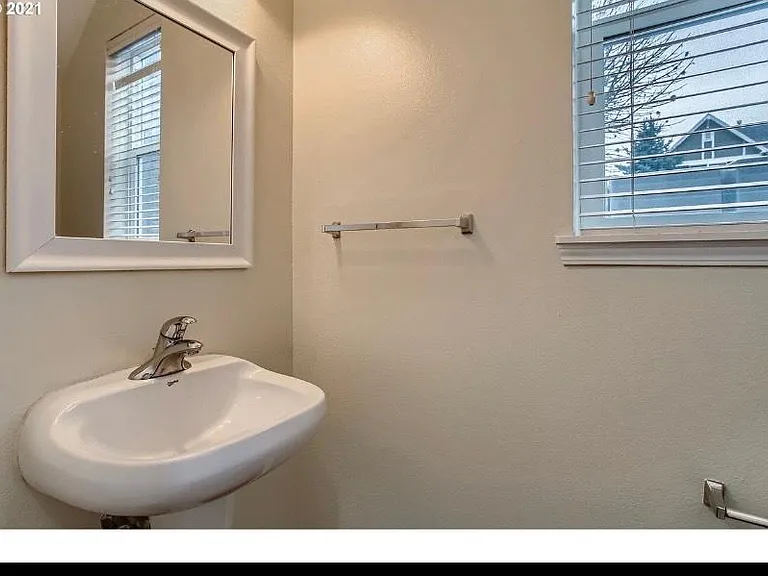 2498 NW 168th Pl — Photo 7