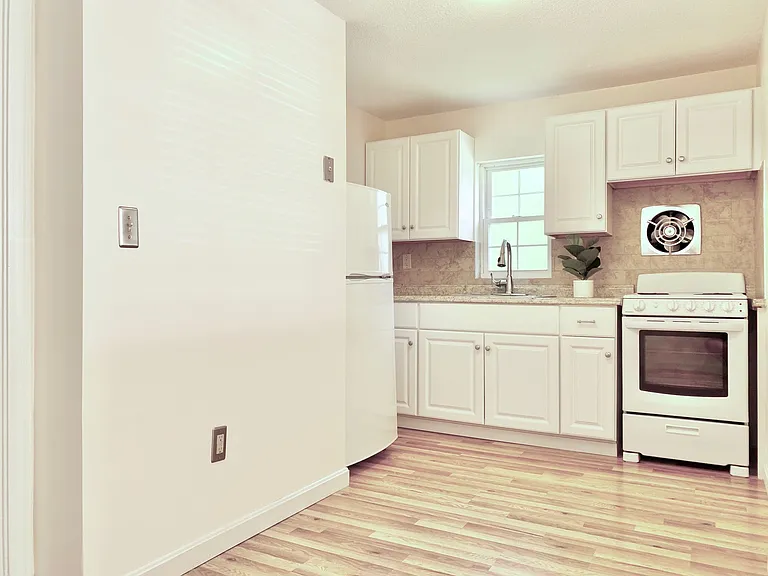 90 Washington Park Dr #10 — Photo 2