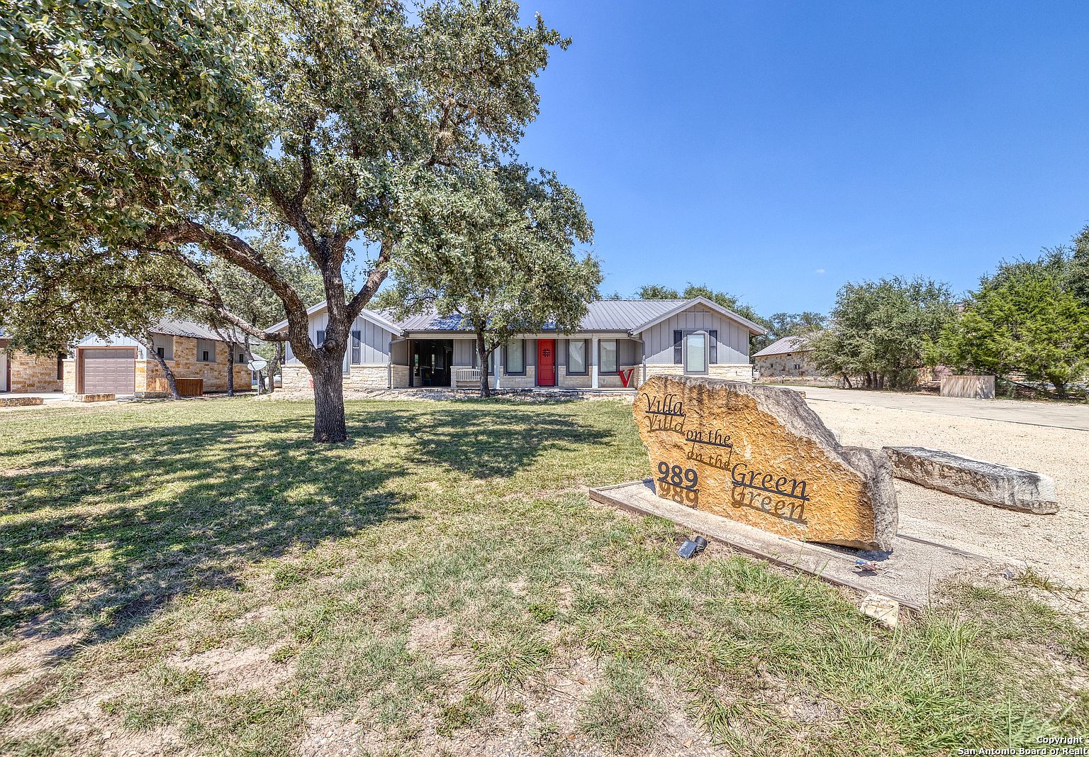 989 Mountain Valley Drive