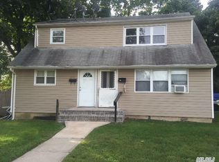 240 Amherst St, Hempstead, NY 11550