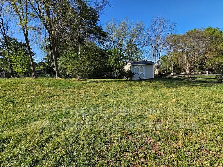 151 Woodfern Pl — Photo 44