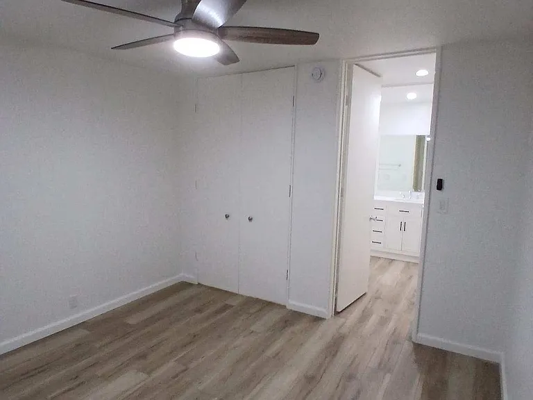 533 S Hudson Ave — Photo 12