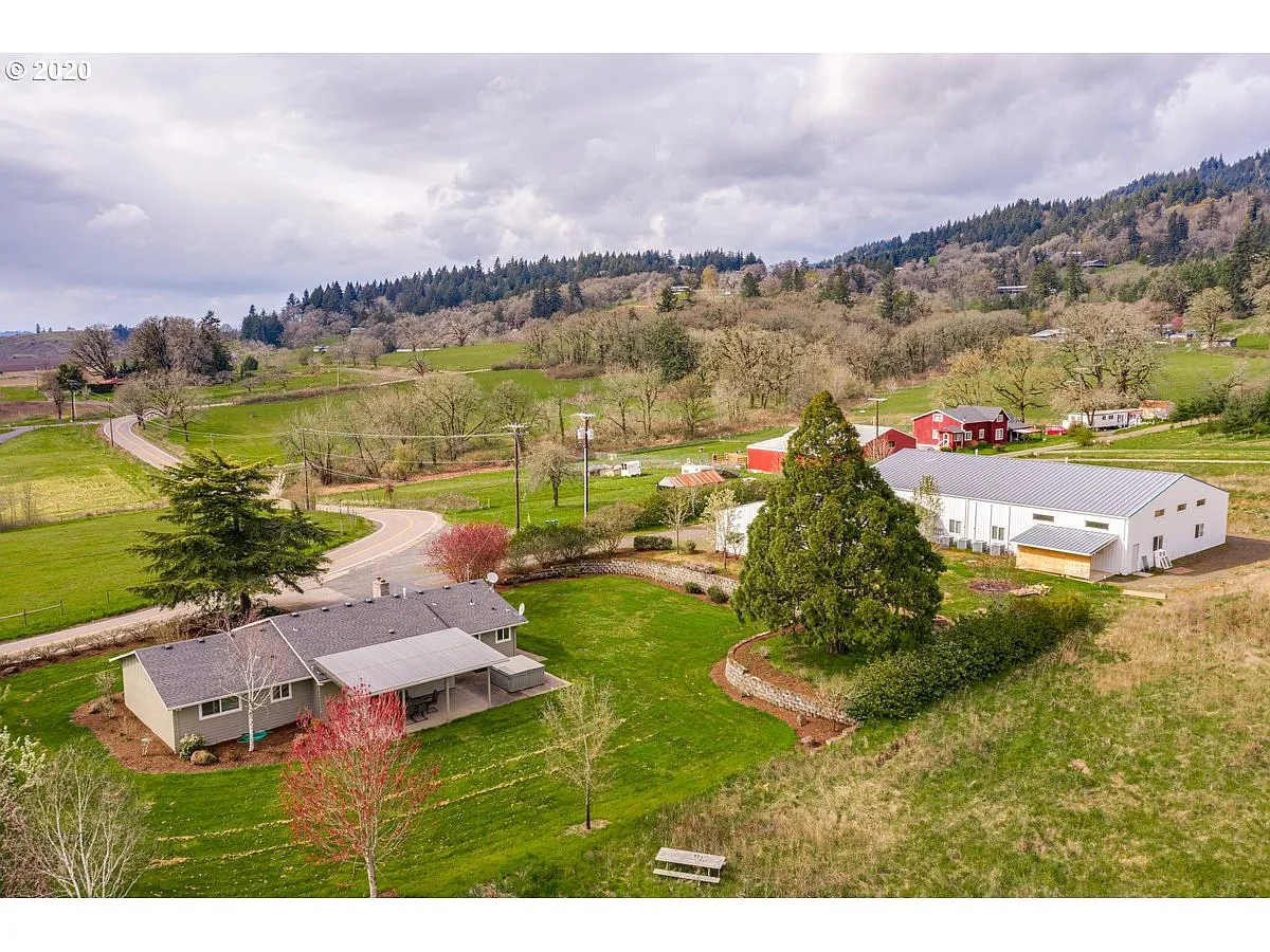 16650 NE Chehalem Dr photo 1