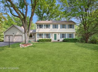 6410 Coachlight Rd, Crystal Lake, IL 60012