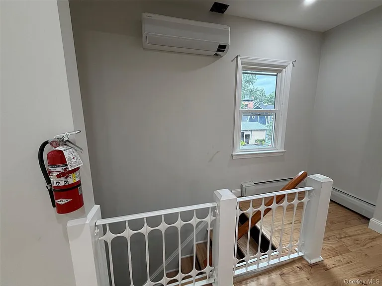 554 Main St — Photo 5