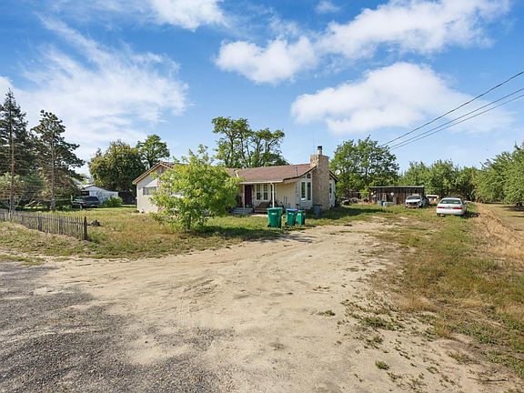 3rd image of 7769 E Lathrop Rd