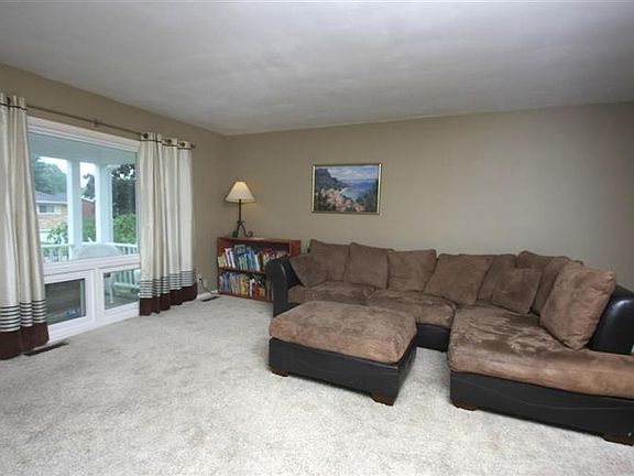 2nd image of 5709 Woodhaven Dr