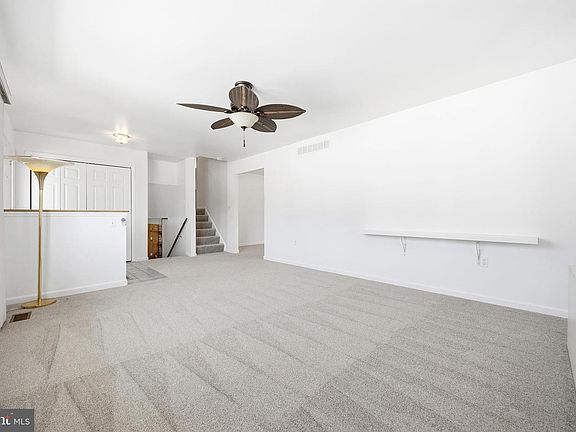 3rd image of 5079 Amantea Way