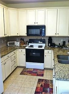 4th image of 1219 Burrows Dr