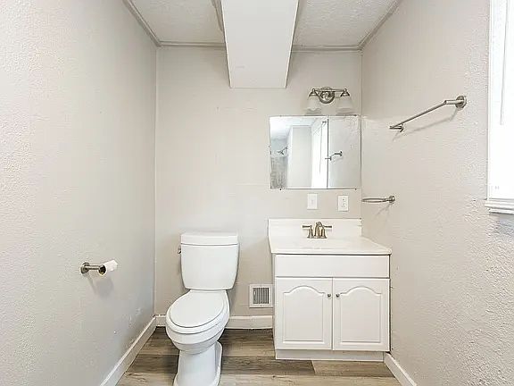3rd image of 473 Diamond Ave