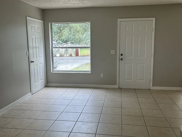 611 Palmetto Dr — Photo 3