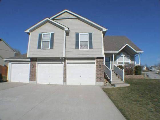 1st image of 2204 NE 2nd St