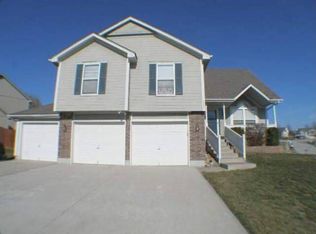 2204 NE 2nd St, Blue Springs, MO 64014