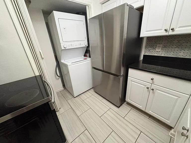 2325 Elliston Pl — Photo 3