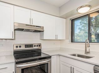 Lakeside at Wheaton Apartments, Wheaton, IL 60189