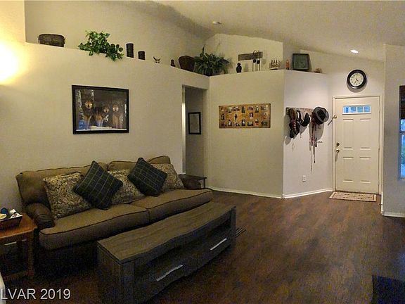 3rd image of 6043 Hickorywood Dr