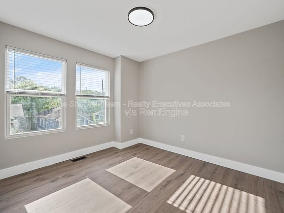 5th image of 2711 Tarleton Ave