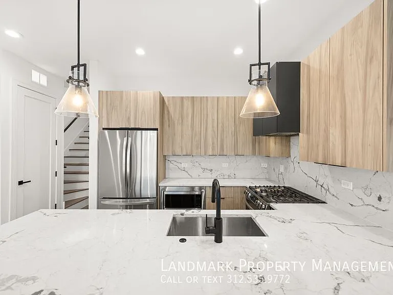 1545 N Artesian Ave #3 — Photo 4