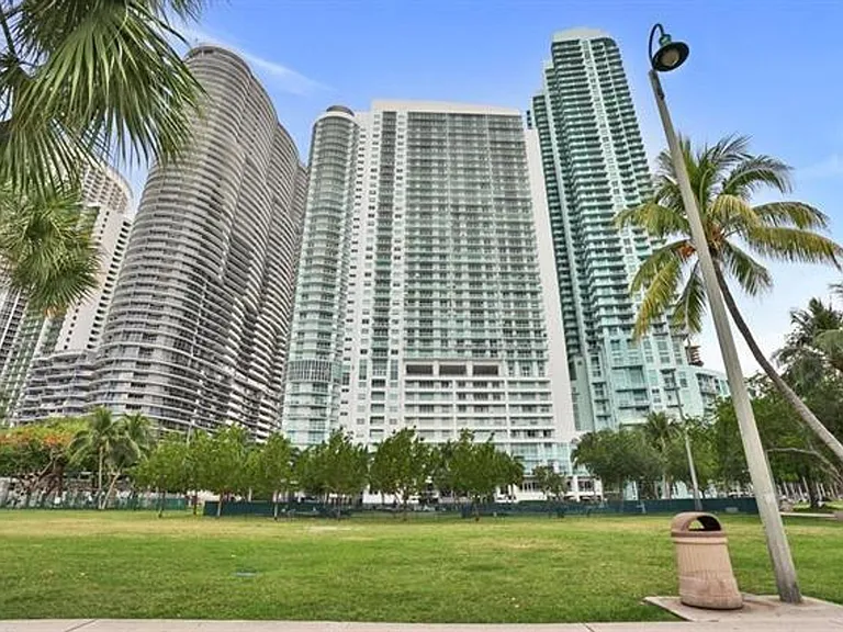 1800 N Bayshore Dr #1610 — Photo 18