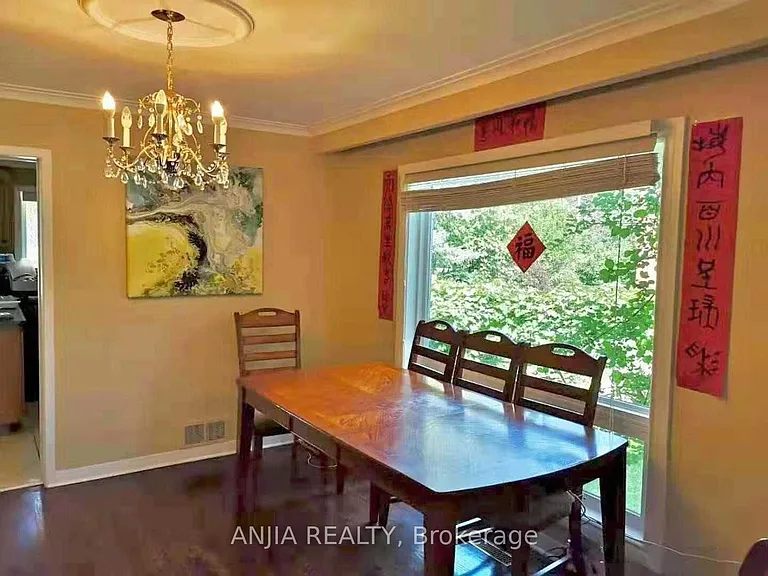 158 Kingslake Rd — Photo 7