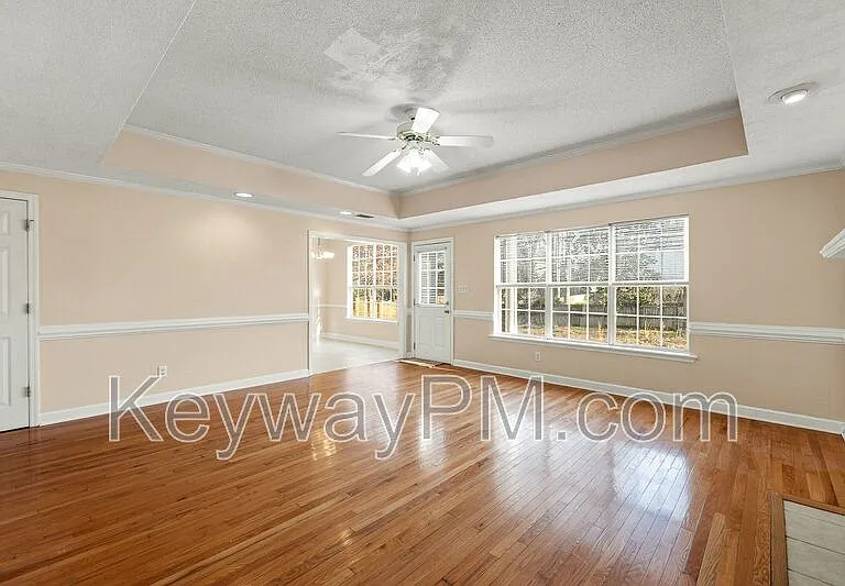 1063 Waltons Pass — Photo 8