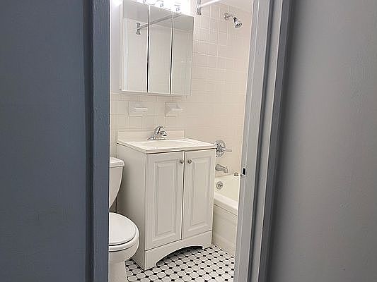 5th image of 85 E 10th St APT J