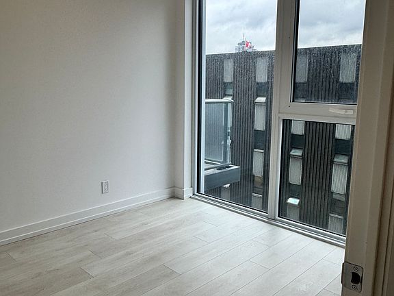 2nd image of 75 James St S #624