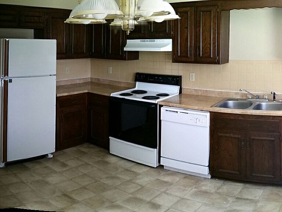 5th image of 843 S Lindenwood Dr