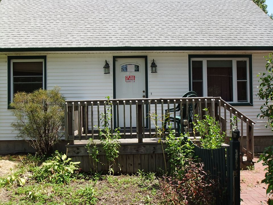 front of house from yard