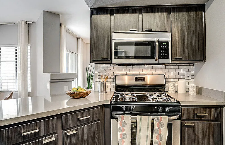 Torreyana Apartment Homes — Photo 10