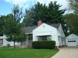2307 Cherry Ln, Pekin, IL 61554