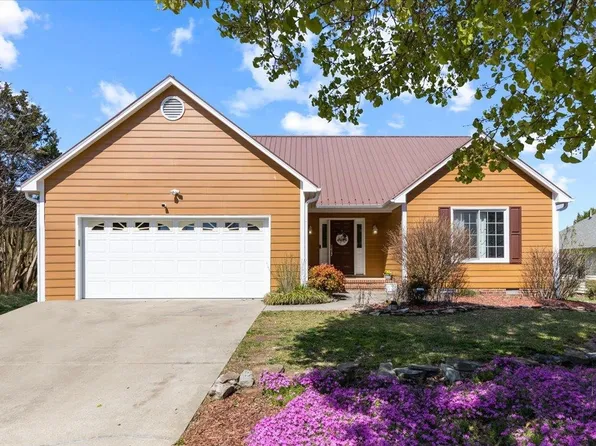 1611 Majesty Dr, Burlington, NC 27217