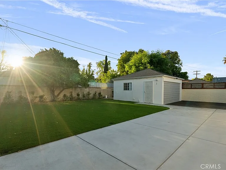 6051 Teesdale Ave — Photo 27