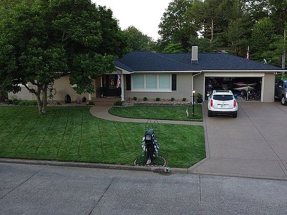 2nd image of 1516 Plaza Dr