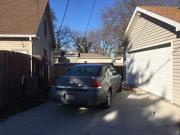 3rd image of 210 Sheridan Ave